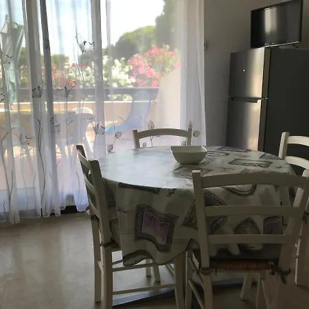 Grand Studio Avec Terrasse Port Camargue